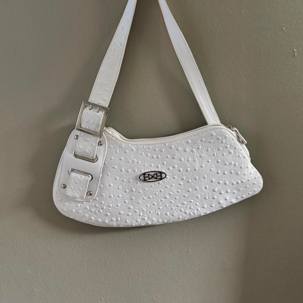 Chic White Textured Shoulder Bag